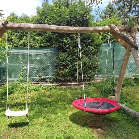 Kenderhordo Pihenohaz Lägenhet Zánka